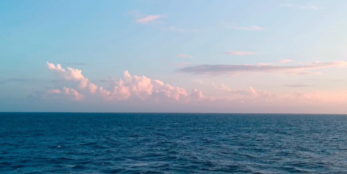 Image of the sea and sky